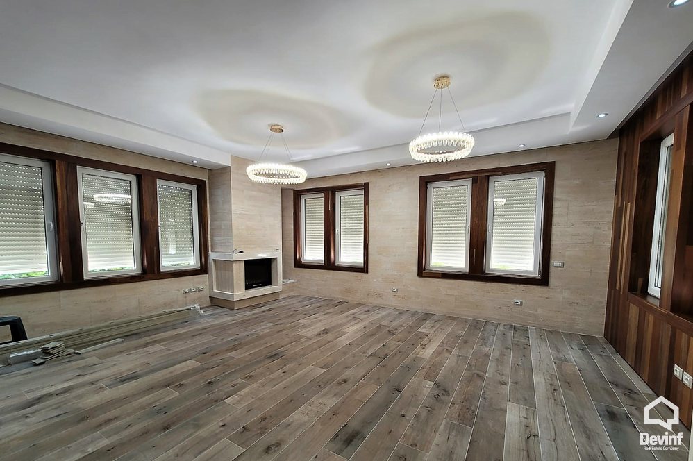 Tirane Qera Vile 4+1+G Kompleksi rezidencial prane qendres tregtare TEG. vile kompleks rezidencial