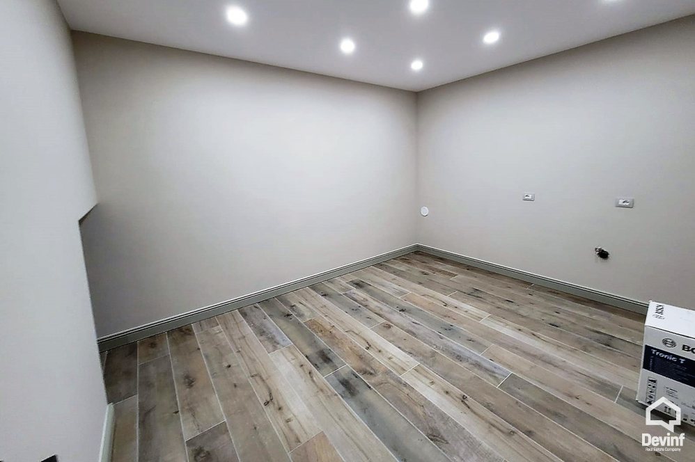 Tirane Qera Vile 4+1+G Kompleksi rezidencial prane qendres tregtare TEG. vile kompleks rezidencial