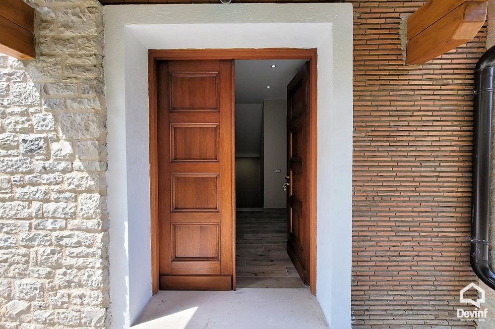 Tirane Qera Vile 4+1+G Kompleksi rezidencial prane qendres tregtare TEG. vile kompleks rezidencial