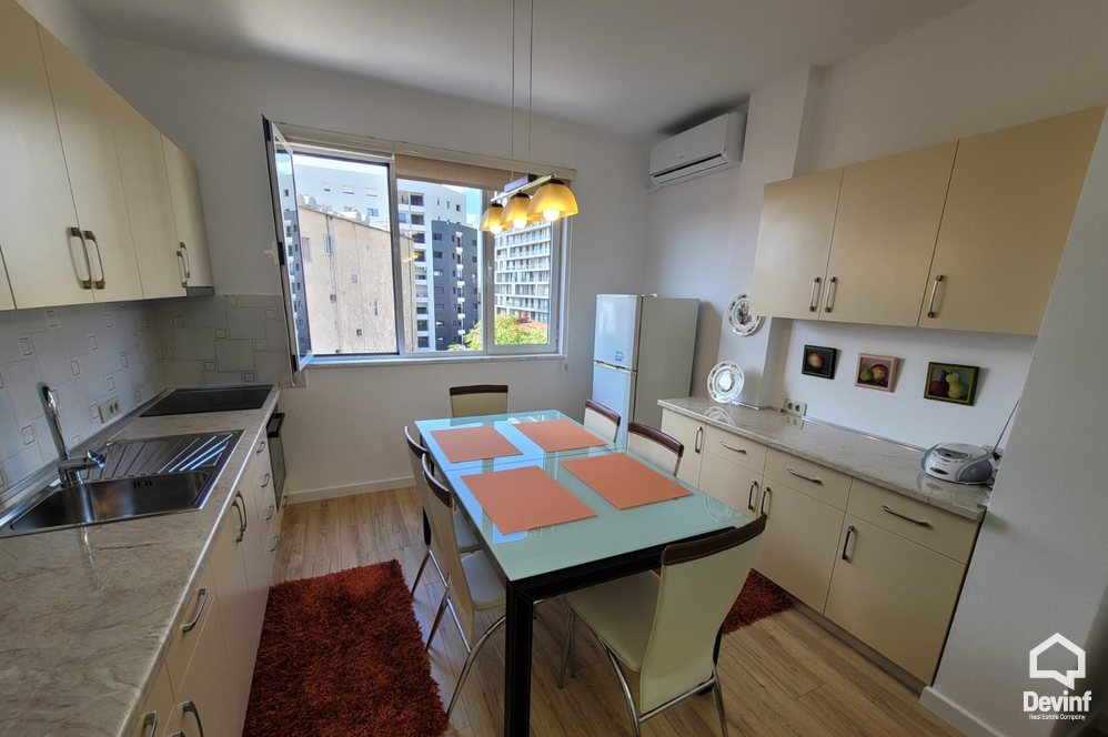 Tirane Qera Apartament 2+1 Apartamenti ndodhet ne Rrugen Durresit apartament