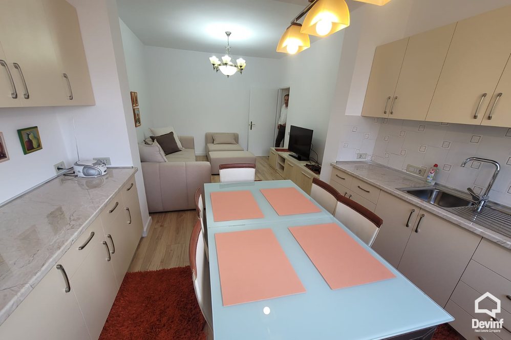 Tirane Qera Apartament 2+1 Apartamenti ndodhet ne Rrugen Durresit apartament