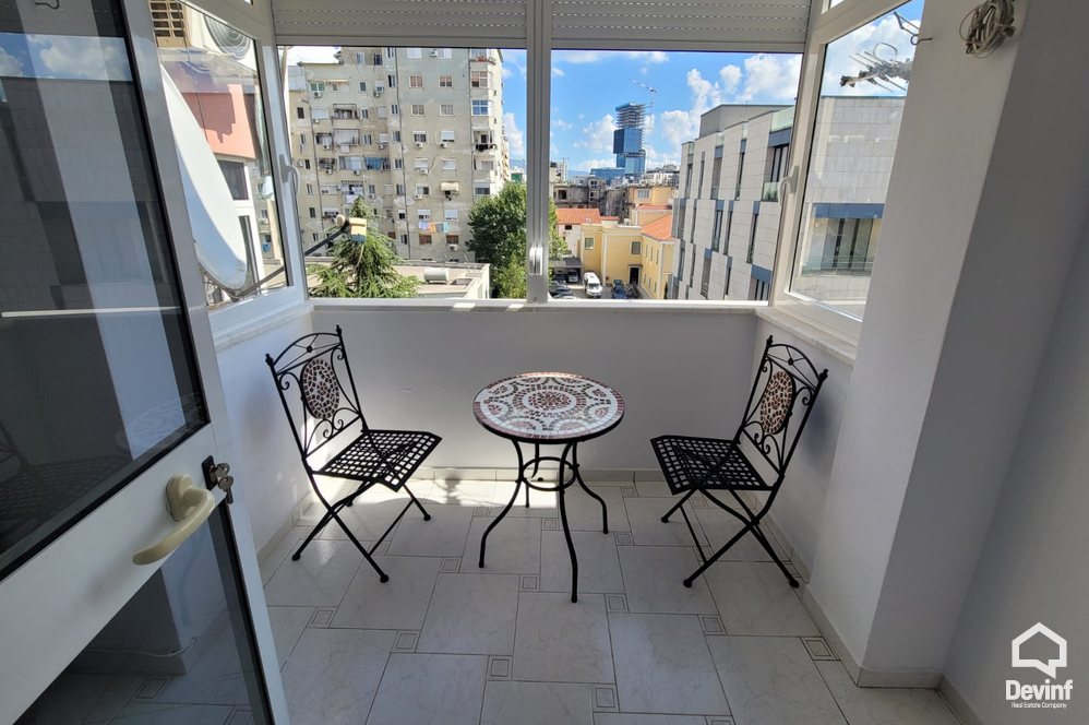 Tirane Qera Apartament 2+1 Apartamenti ndodhet ne Rrugen Durresit apartament