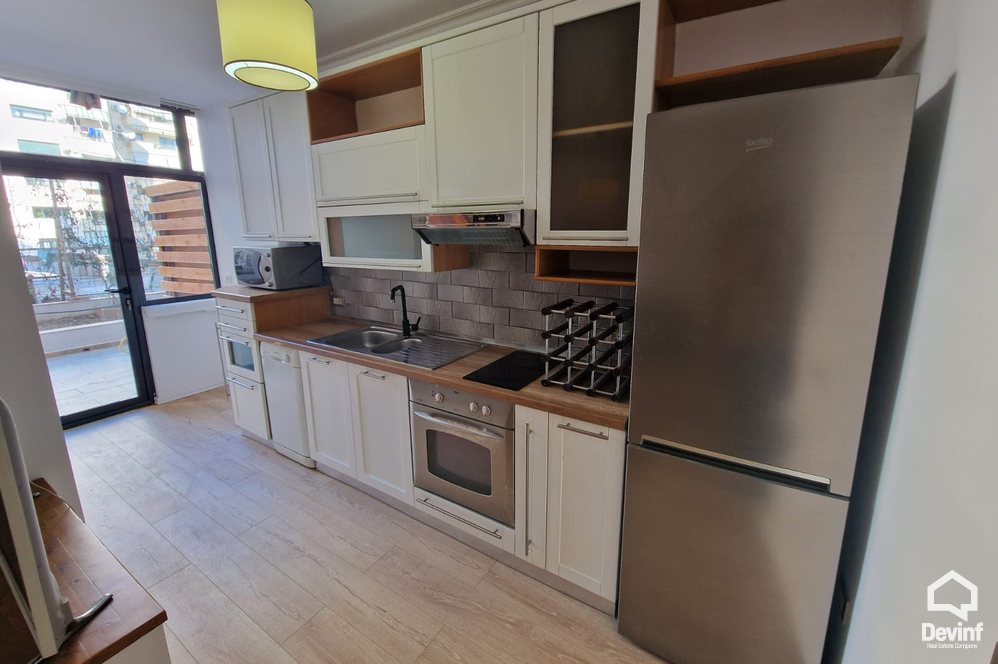Tirane Shitje Apartament 1+1 Prane Stadiumit Air Albania apartament zyre klinike dentare qender estetike studio ligjore Booking/AirBnB