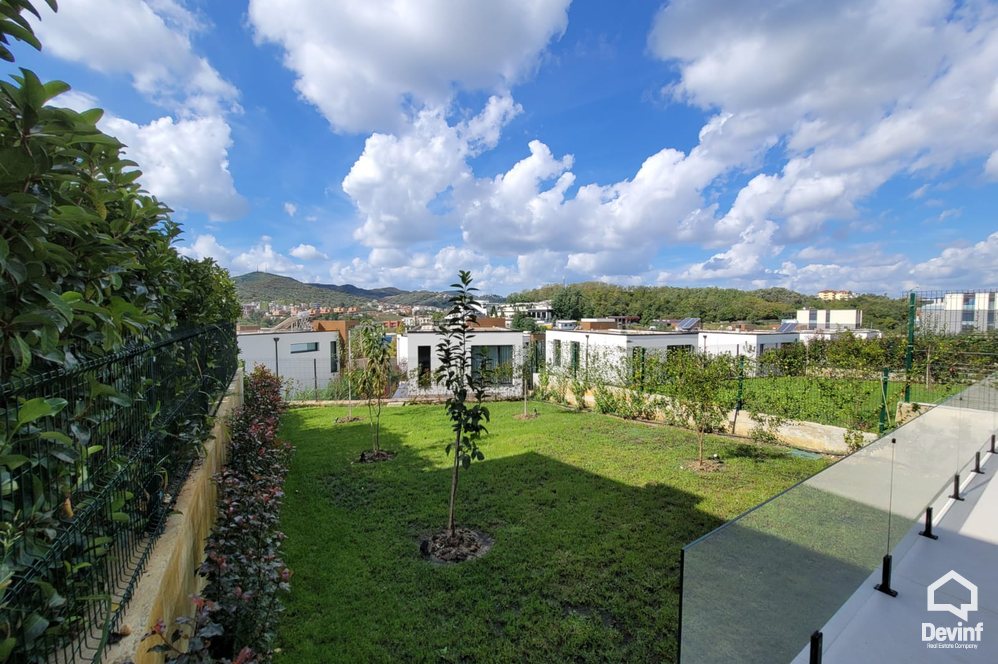 Tirane Qera Vile 4+1+A Vile ne kompleks vilash ne zonen e TEG vile kompleks rezidencial