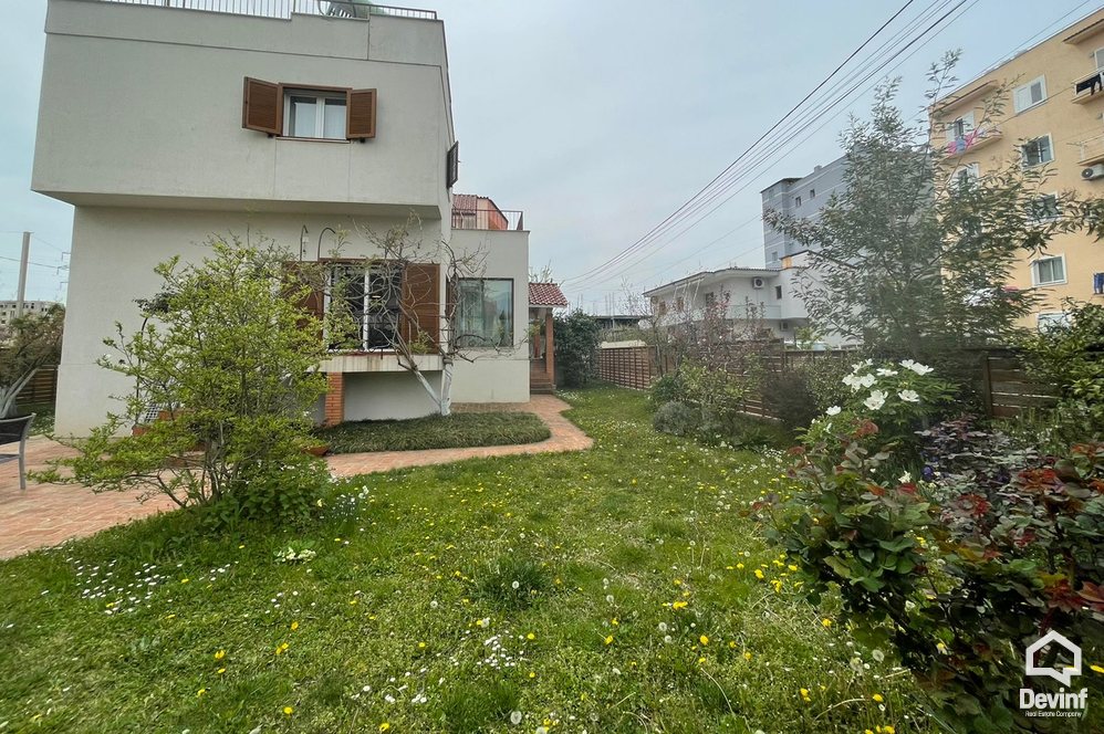 Tirane For Sale Villa Me shume se 4 dhoma Villa in Sauk area Villa