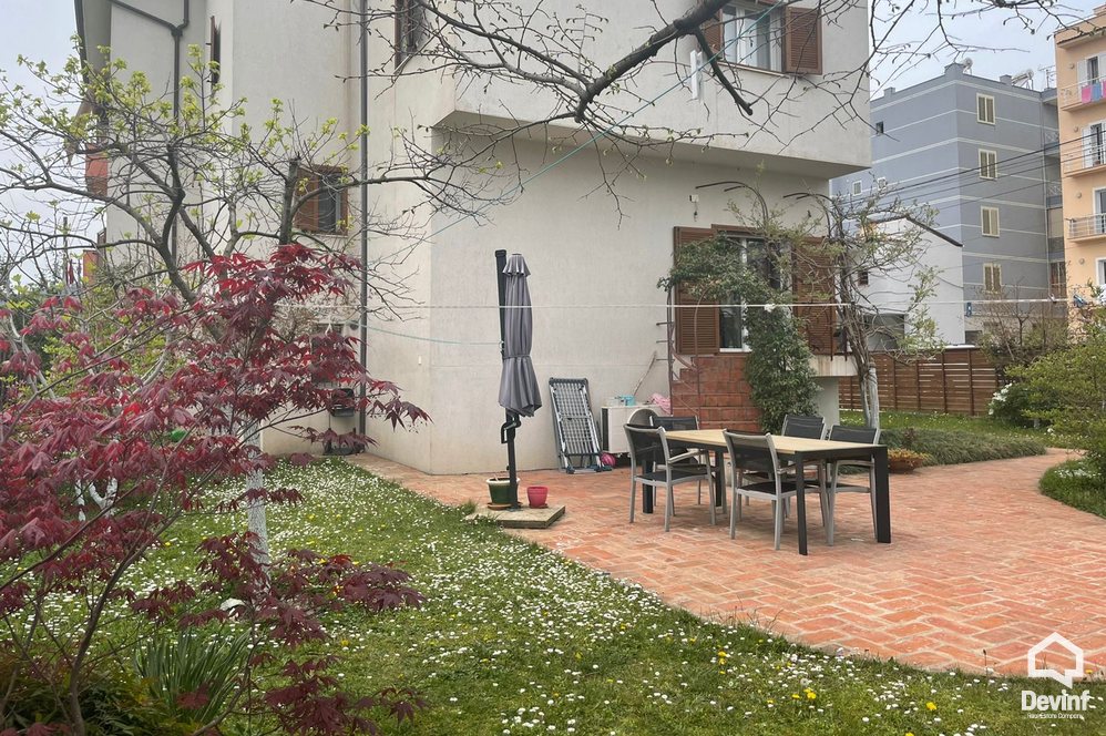 Tirane For Sale Villa Me shume se 4 dhoma Villa in Sauk area Villa