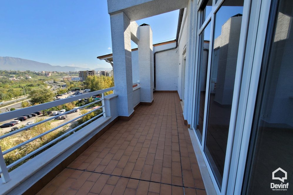 Tirane For Sale Apartment 3+1+A Residential Complex, near the Dry Lake Apartment Residential Complex penthouse