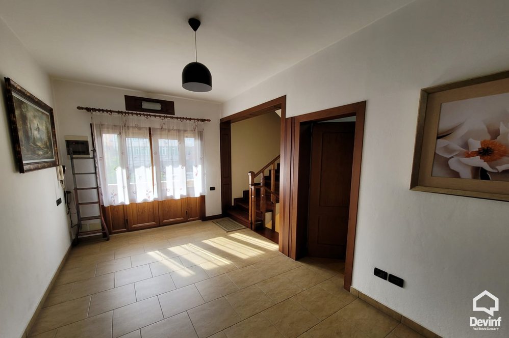Tirane For Rent Villa Me shume se 4 dhoma Villa in Elbasan Street Office Villa