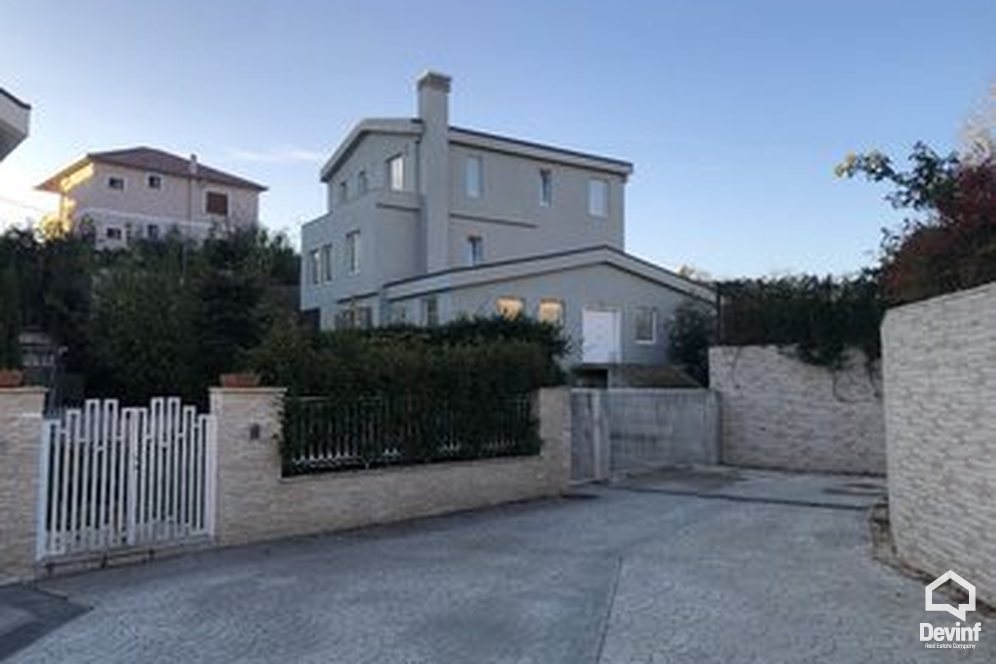 Me Qera Villa More then 4 rooms New villla in a residential villa complex, near TEG Tirane