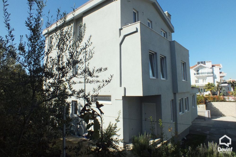 Tirane For Rent Villa Me shume se 4 dhoma New villla in a residential villa complex, near TEG Residential Complex