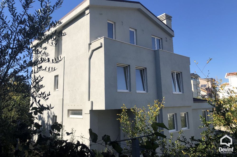 Tirane For Rent Villa Me shume se 4 dhoma New villla in a residential villa complex, near TEG Residential Complex