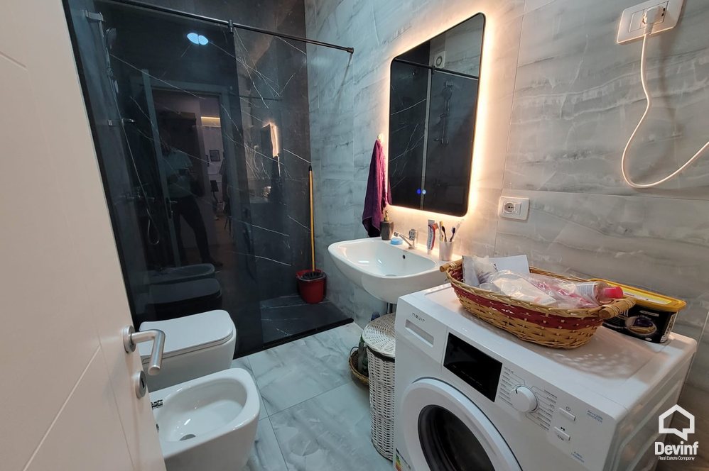 Tirane Qera Apartament 1+1+A Rruga Ali Demi, prane lulishtes apartament