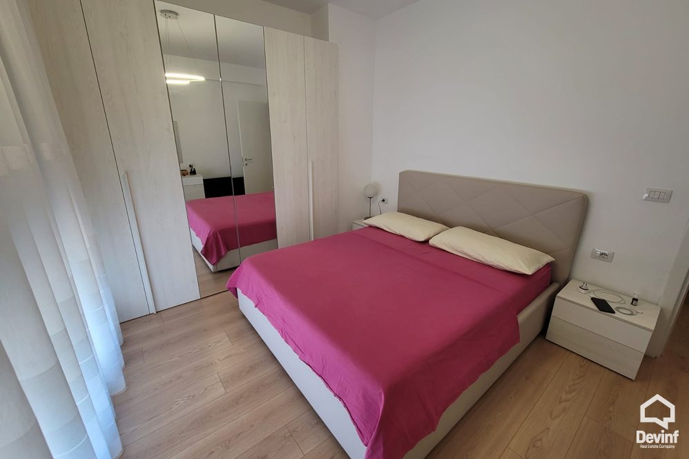 Tirane Qera Apartament 1+1+A Rruga Ali Demi, prane lulishtes apartament