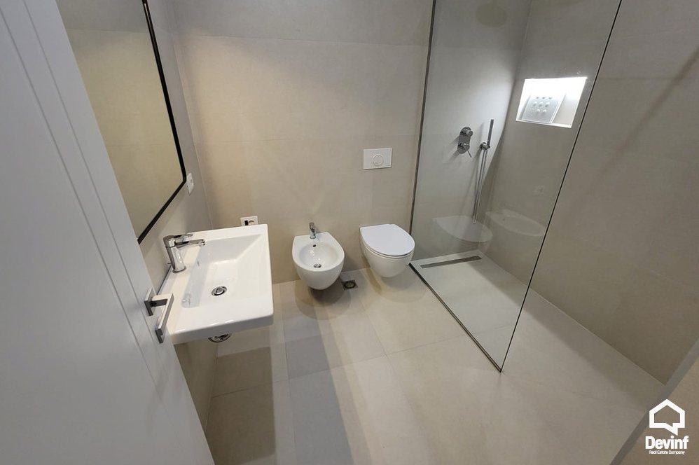 Tirane Qera Apartament 3+1+A Apartament prane Ambasades Italiane apartament zyre