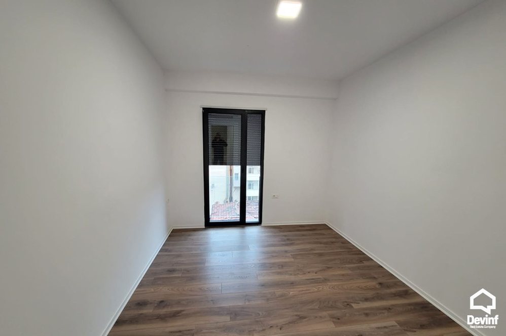 Tirane Qera Apartament 3+1+A Apartament prane Ambasades Italiane apartament zyre
