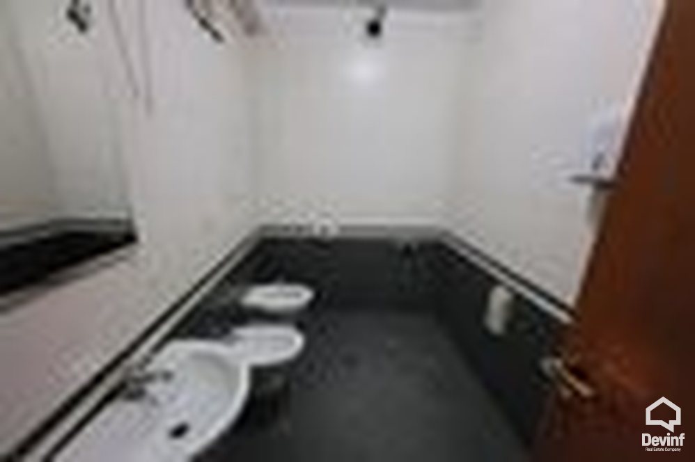 Tirane Qera Zyre  Zyra ne Rrugen Dibres zyre