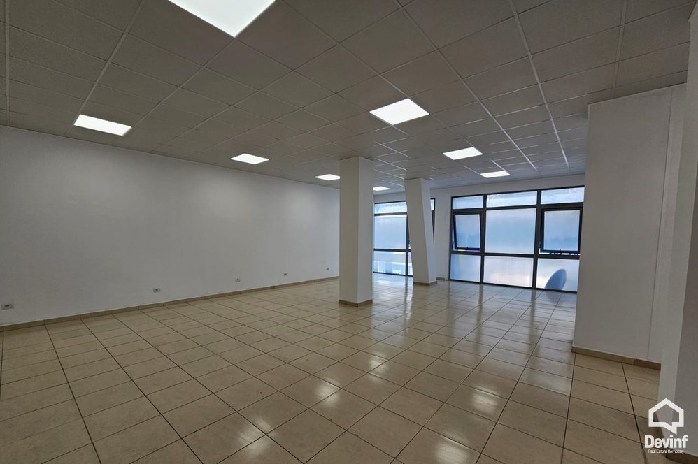 Tirane For Rent Office  Comercial unit in Kavaja Street Office Business Center Office spa klinike spitalore Business Center shkolle kursesh kurse