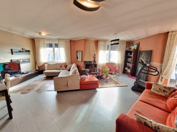 Apartament Shitje Rruga Perlat Rexhepi, prane Fakultetit Juridik