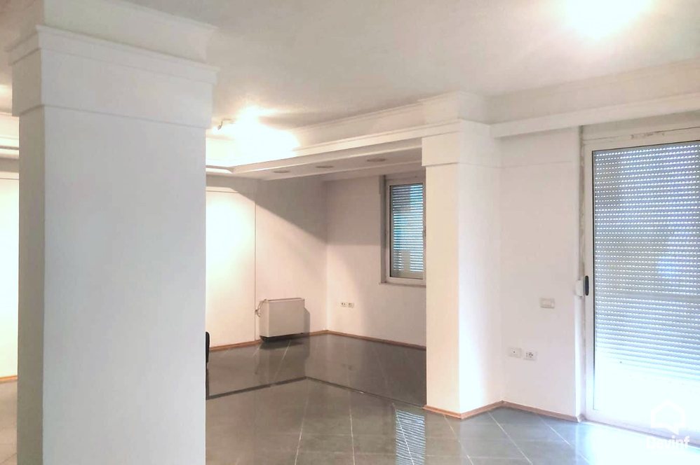 Tirane Qera Zyre  Zyre ne Rrugen e Kavajes zyre
