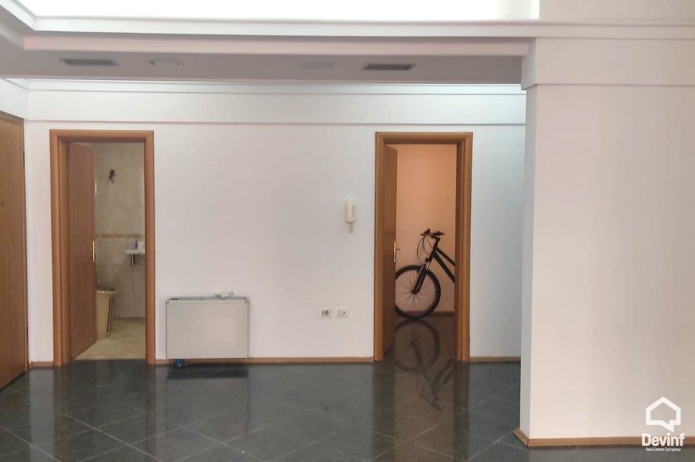 Tirane Qera Zyre  Zyre ne Rrugen e Kavajes zyre