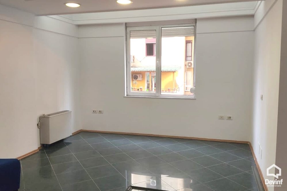 Tirane Qera Zyre  Zyre ne Rrugen e Kavajes zyre