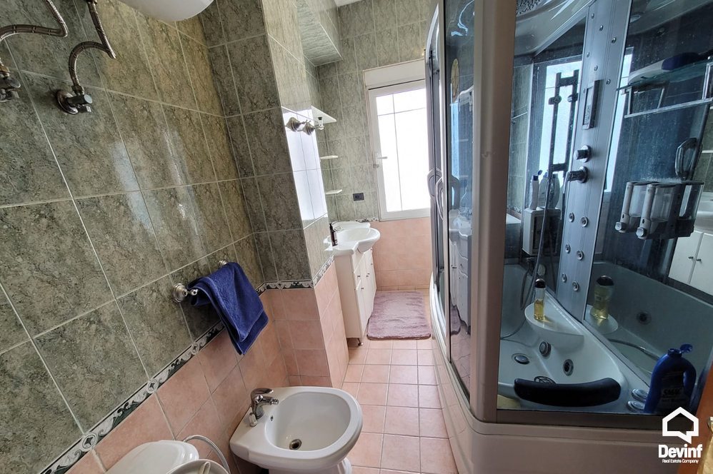 Tirane Qera Apartament 2+1+G Apartament ne zonen e Bllokut apartament