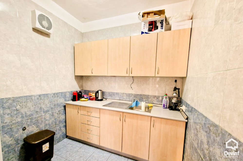 Tirane Shitje Apartament 3+1+G Rruga Reshit Petrela, prane Drejtorise se Arshives. apartament zyre