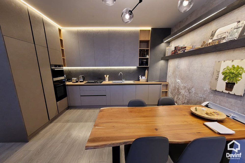 Tirane Qera Apartament 2+1 Nje apartament i kendshem prane Bllokut apartament