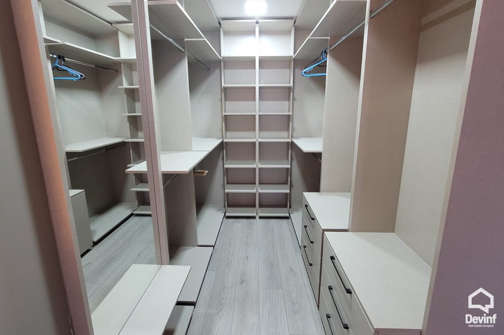 Tirane Qera Apartament 2+1 Nje apartament i kendshem prane Bllokut apartament
