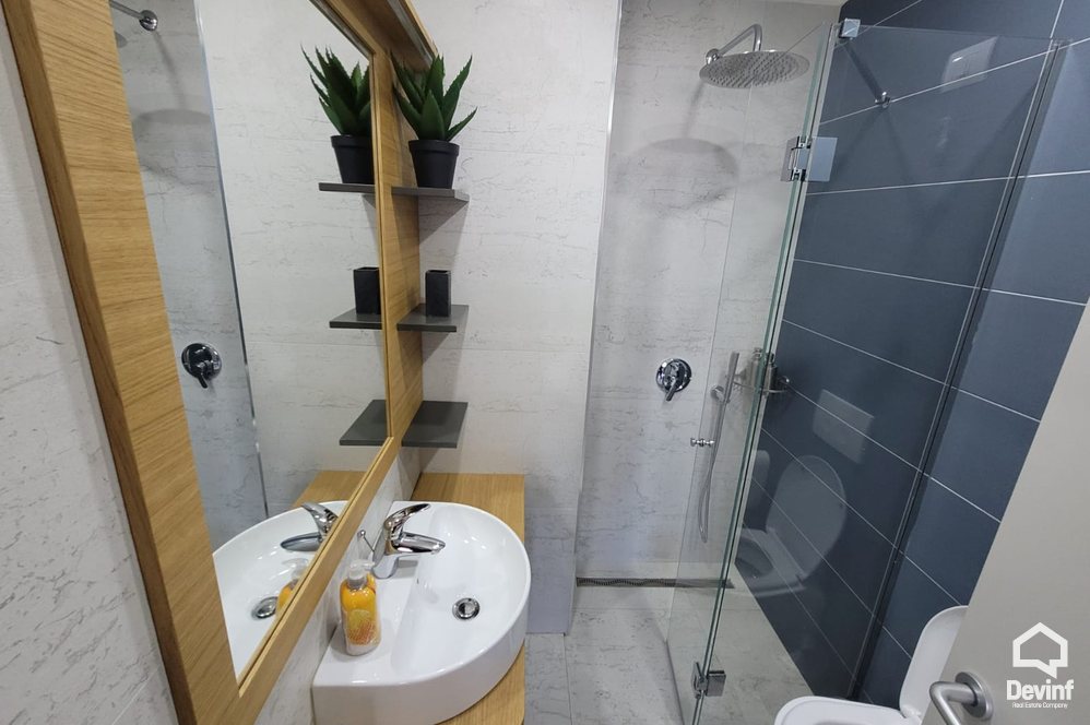 Tirane Qera Apartament 2+1 Nje apartament i kendshem prane Bllokut apartament