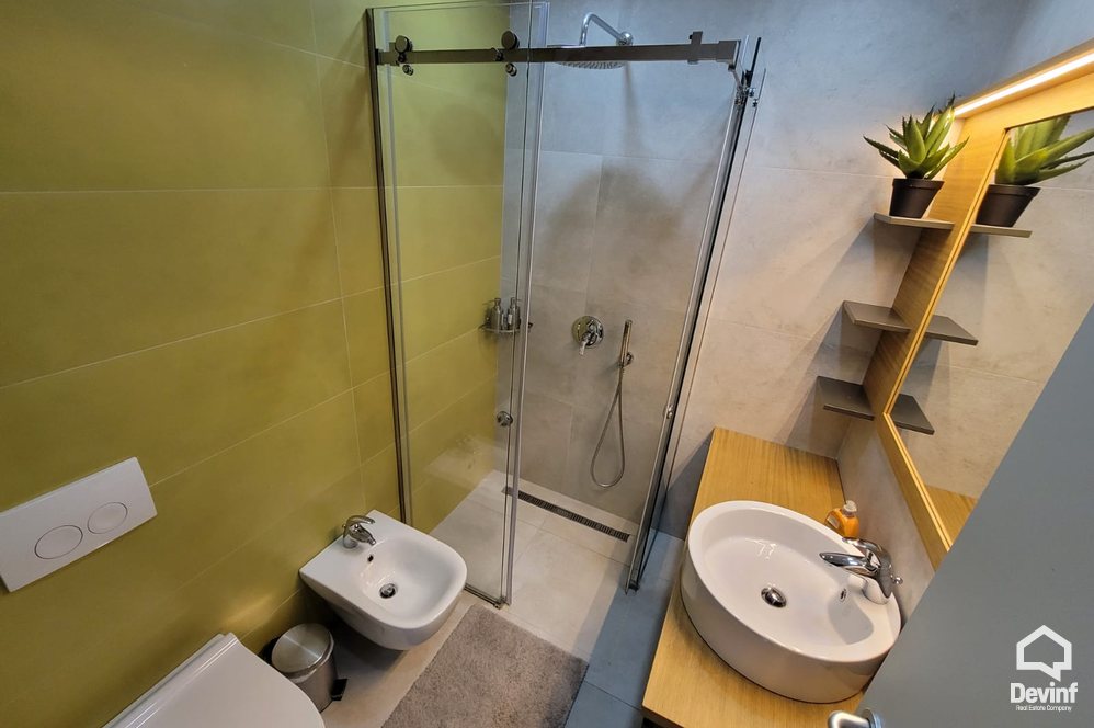 Tirane Qera Apartament 2+1 Nje apartament i kendshem prane Bllokut apartament