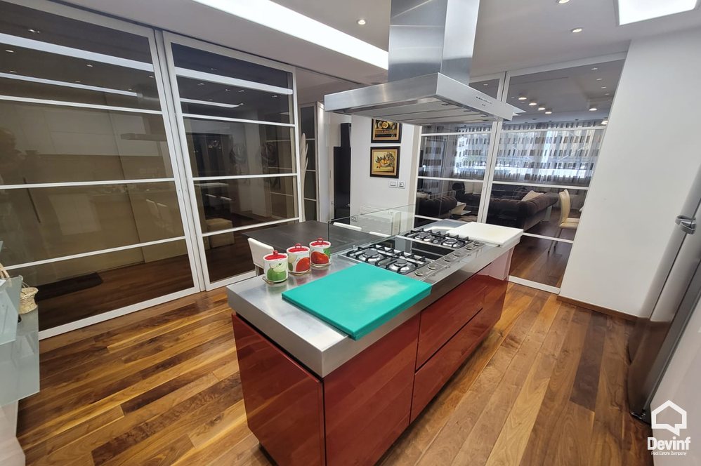 Tirane Qera Apartament 3+1 Apartament luksoz ne zonen prane Piramides, Tirane apartament
