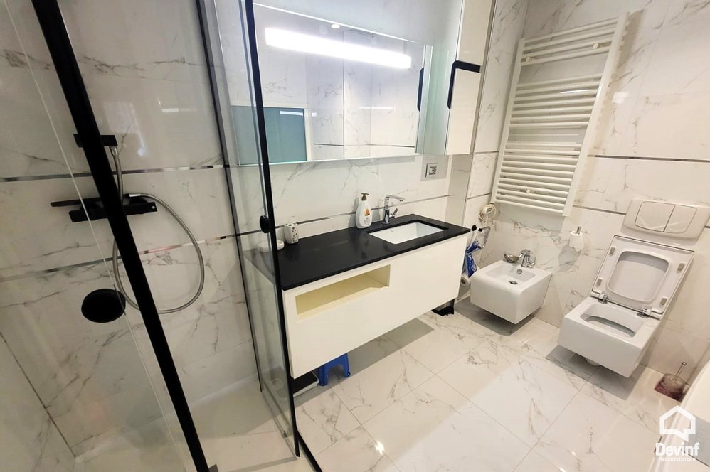 Tirane Qera Apartament 3+1 Apartament luksoz ne zonen prane Piramides, Tirane apartament