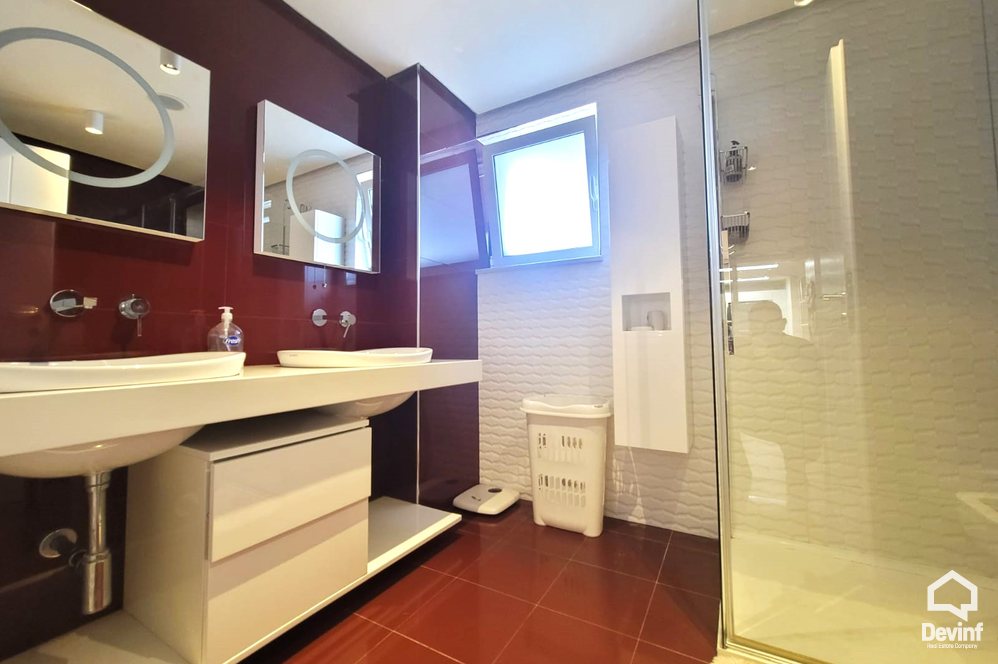Tirane Qera Apartament 3+1 Apartament luksoz ne zonen prane Piramides, Tirane apartament