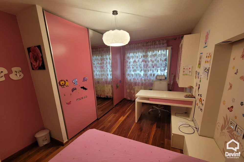 Tirane Qera Apartament 3+1 Apartament luksoz ne zonen prane Piramides, Tirane apartament