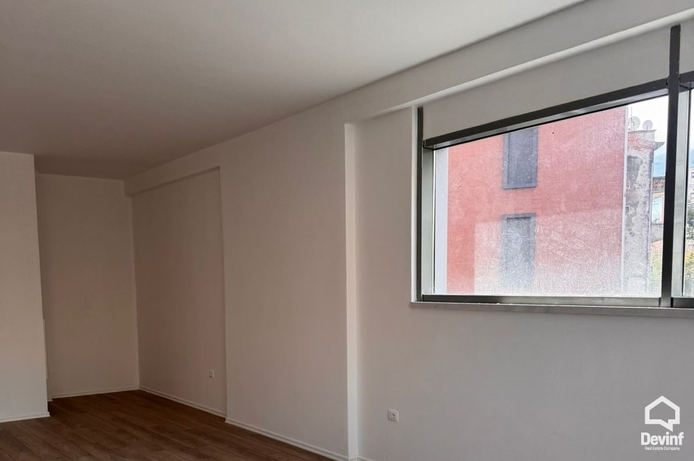Tirane Qera Dyqan   zyre qender estetike qender masazhi dyqan bar-kafe pasticeri klinike dentare show room restorant