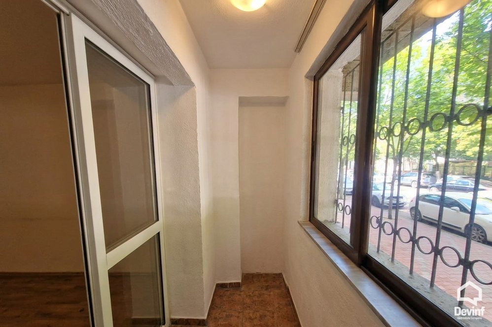 Tirane Shitje Dyqan 2+1 Rruga Fortuzi zyre dyqan klinike
