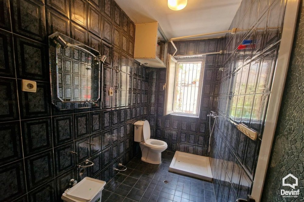 Tirane Shitje Dyqan 2+1 Rruga Fortuzi zyre dyqan klinike