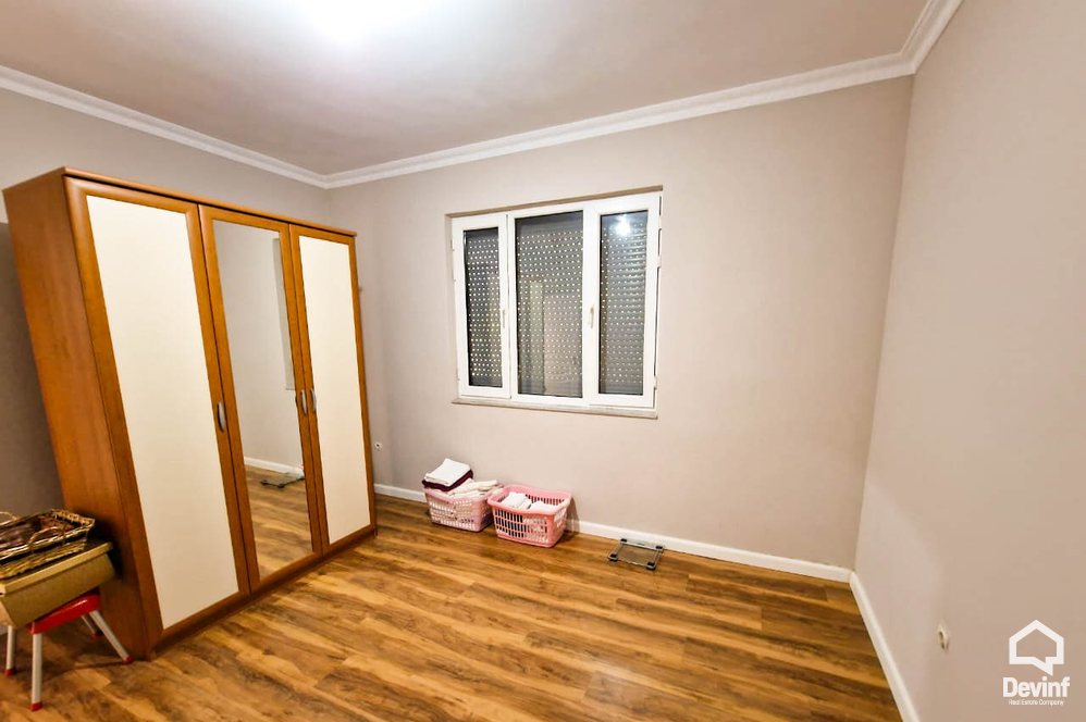 Tirane Shitje Apartament  Rruga Isuf Elezi, blloku i vilave, Selite apartament apartament me oborr