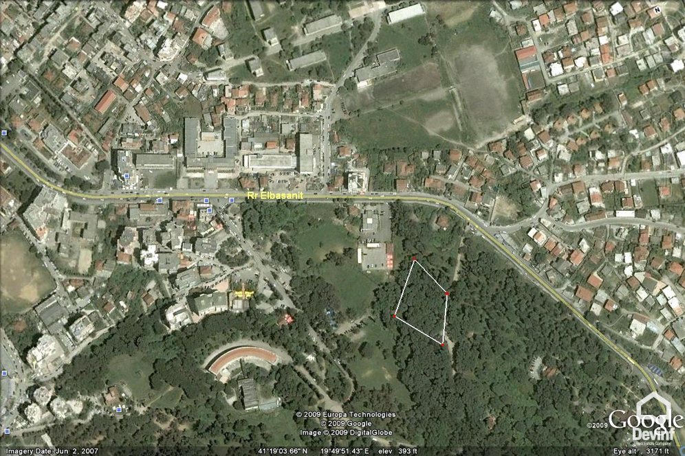 Tirane Shitje Toke  Prane rruges se Elbasanit, ne afersi te Fakultetit Ekonomik. toke per ndertim