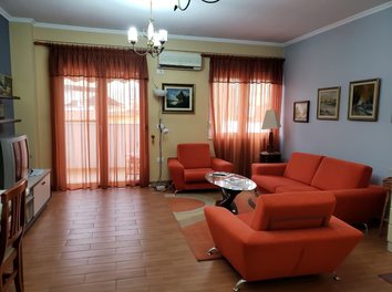 Apartament Qera Apartament ne nje ndertim modern qe ndodhet ne Rr. Myslym Shyri 