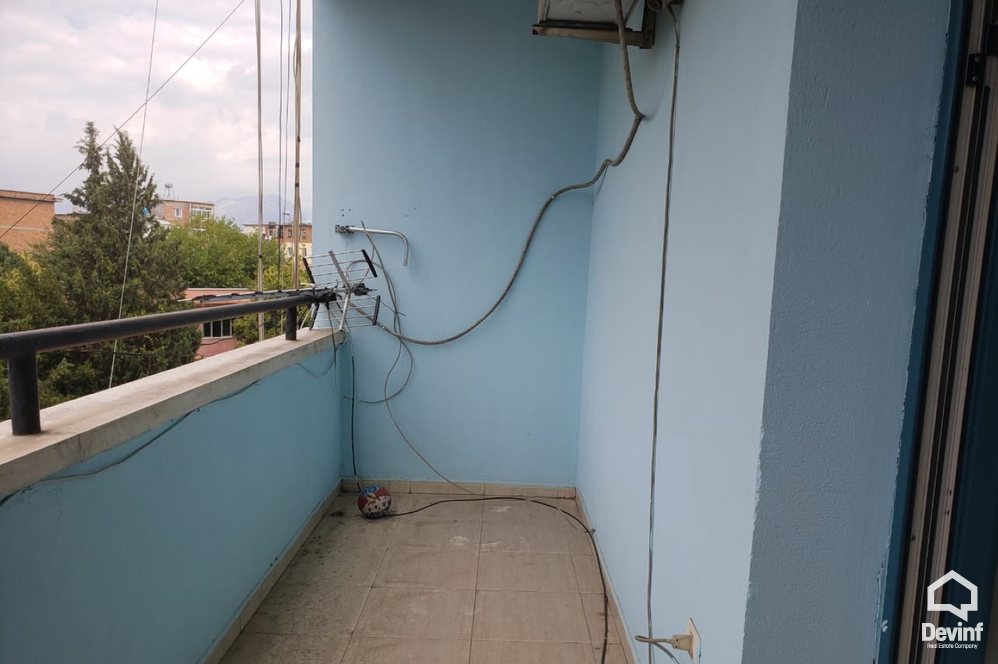 Tirane Qera Zyre 2+1+A Rruga e Elbasanit, ngjitur me Amabasaden Amerikane apartament zyre