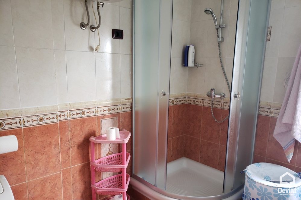 Tirane Qera Apartament 1+1+A Apartament ne pallat te ri ne zonen e Bllokut apartament