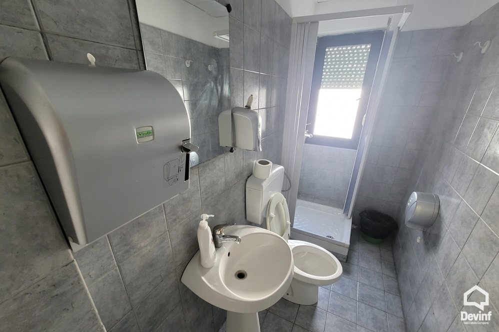 Tirane Qera Zyre  Zyre ne zonen e Bllokut zyre qender estetike klinike spitalore qender masazhi qender estetike