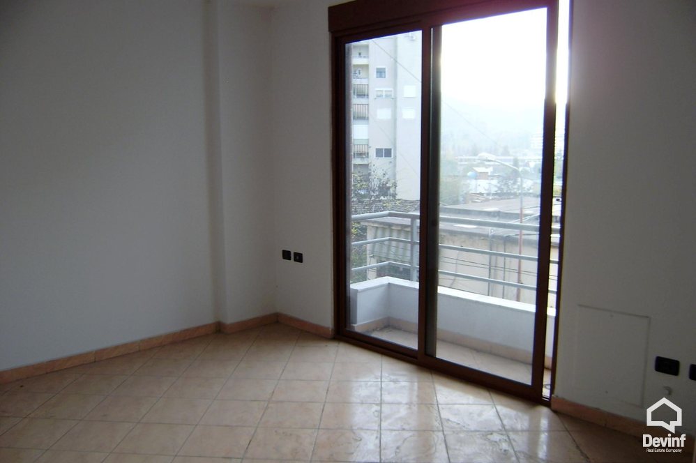 Tirane Shitje Apartament 2+1+A Pallat i ri i pozicionuar prane Gjimnazit Petro Nini Luarasi apartament