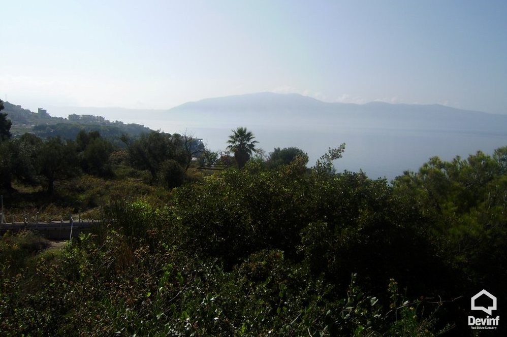 Vlore Shitje Vile 4+1+G Vila ndodhet ne zonen me te mire te Vlores, ne ujin e ftote. apartament