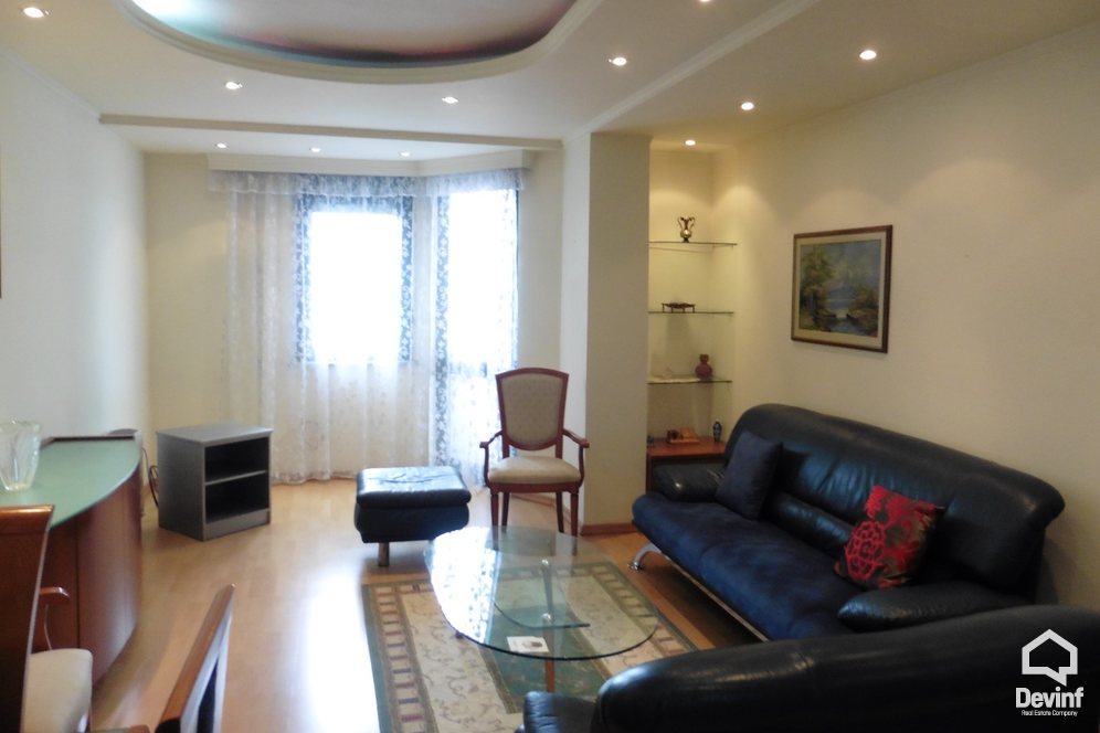 Tirane Qera Apartament 2+1+A Ne zonen e Bllokut apartament