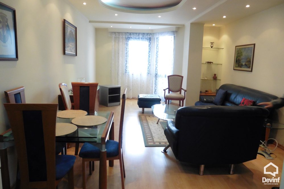 Tirane Qera Apartament 2+1+A Ne zonen e Bllokut apartament