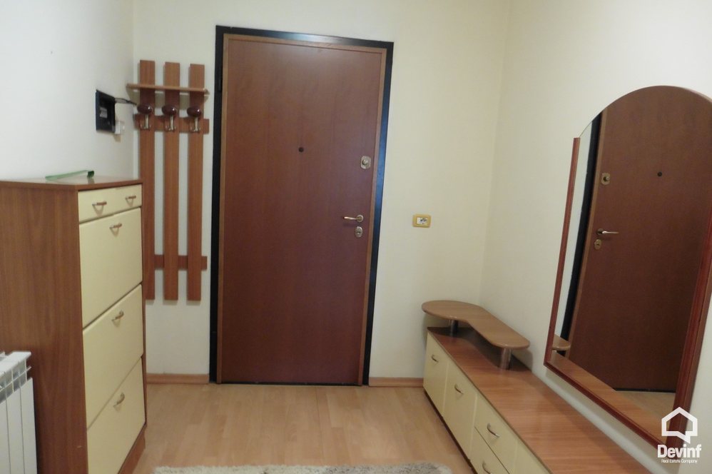 Tirane Qera Apartament 2+1+A Ne zonen e Bllokut apartament