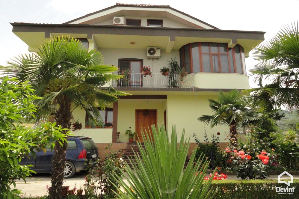 Tirane For Rent Villa Me shume House located near the Lake of Tirana 